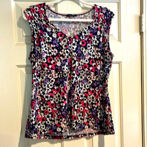 Tommy Hilfiger Tops - Tommy Hilfiger floral blouse